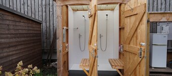 Showman's Hut @ Westcote