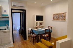 Dining - Comfortable apartment less than 10 'from Poetto (Cagliari)