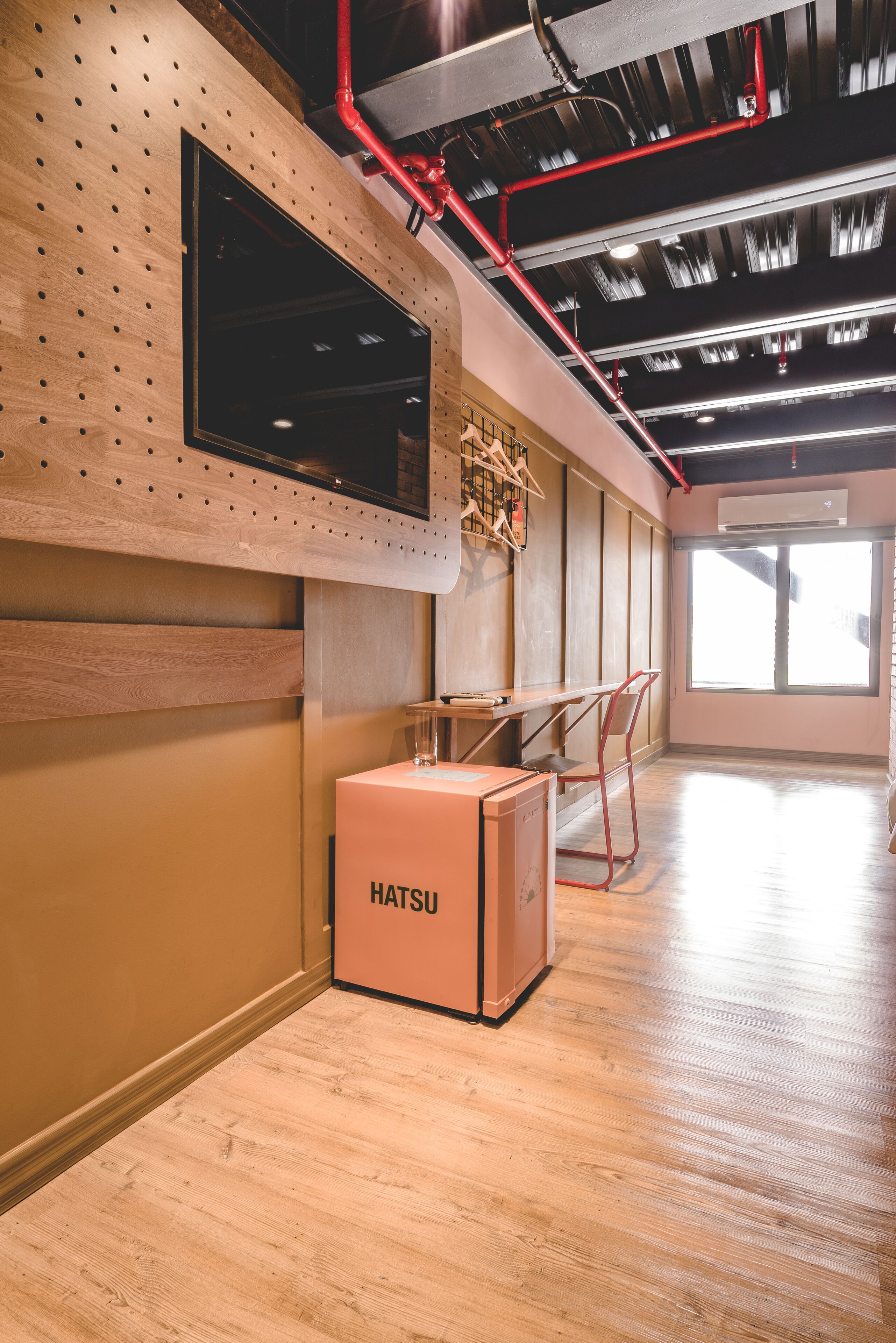 1 bedroom, hypo-allergenic bedding, down duvets, pillow-top beds