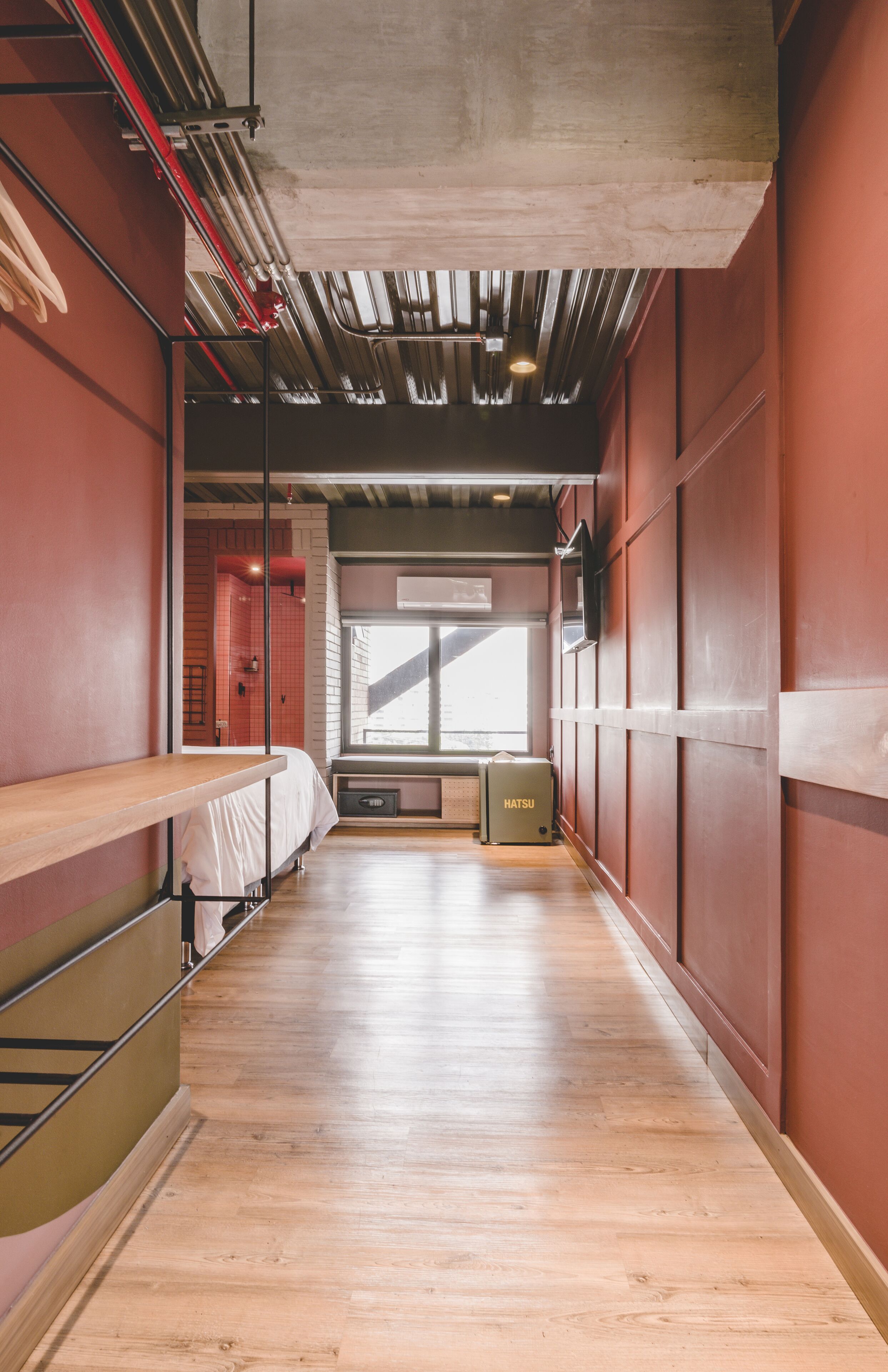 1 bedroom, hypo-allergenic bedding, down duvets, pillow-top beds