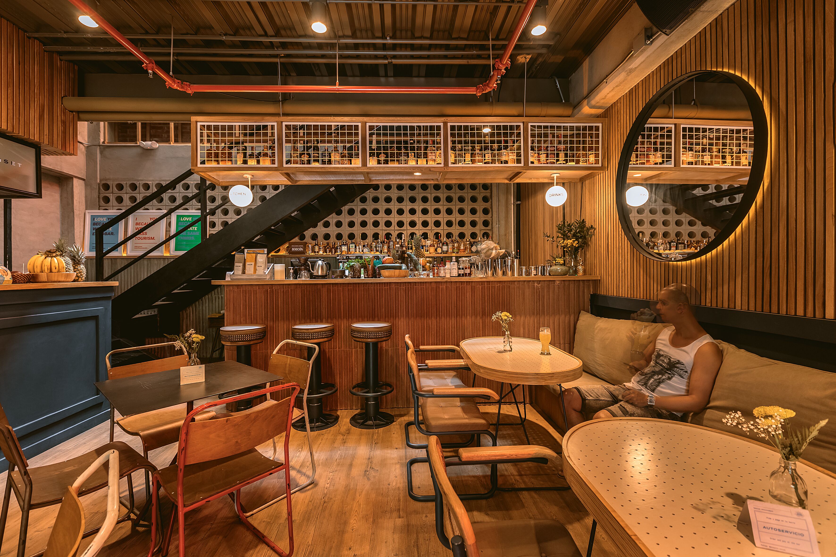 breakfast, lunch and dinner served