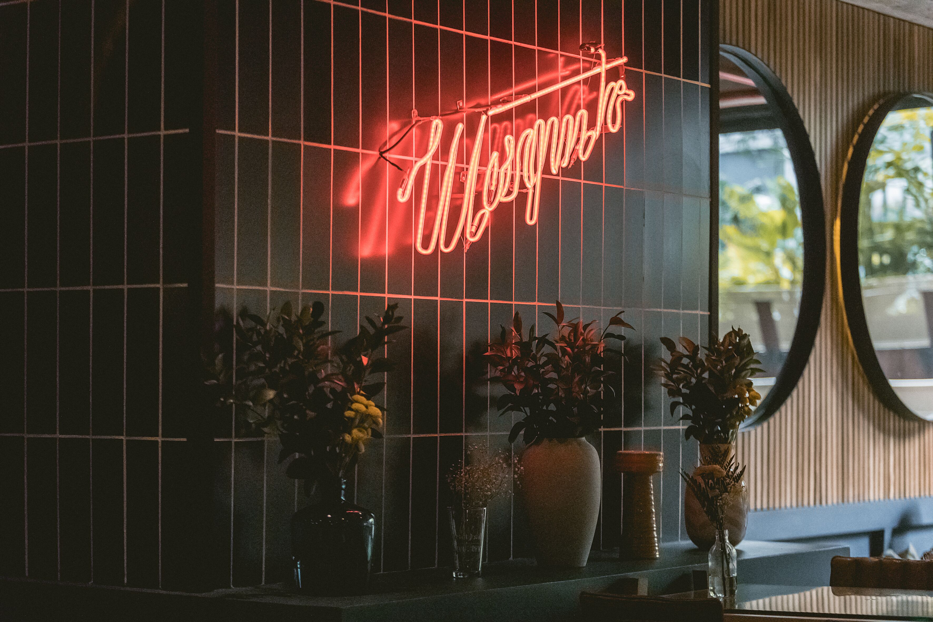 breakfast, lunch and dinner served