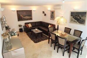 TV - Apartment in Rovinj with Terrace, Air condition, WIFI, Dishwasher (4285-2) (Rovinj)