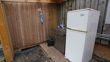Cabin, Multiple Beds | BBQ/picnic Area