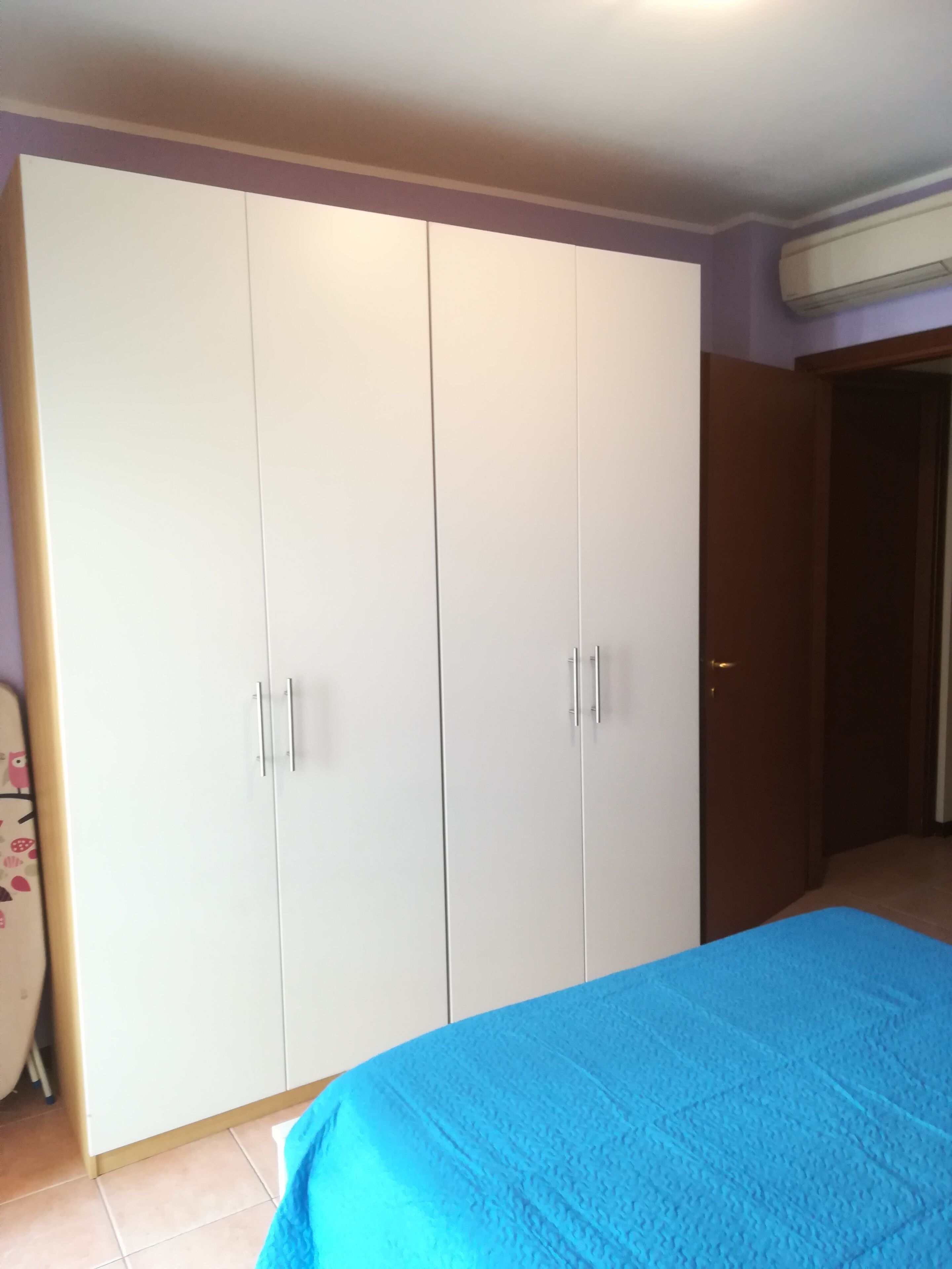 1 camera, Wi-Fi, lenzuola