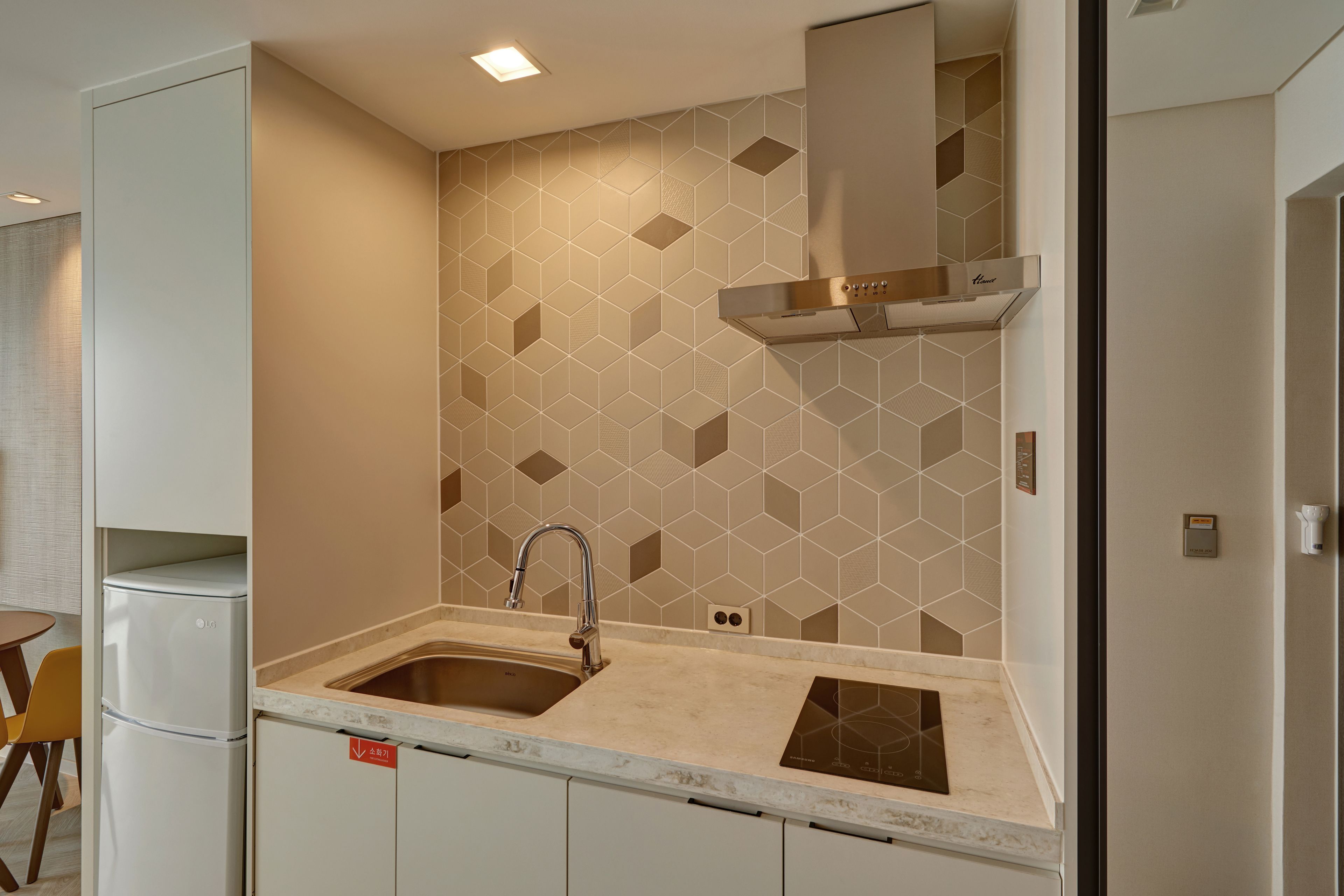 fridge, electric kettle