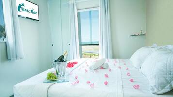 Quarto superior | Cortinas blackout, ferros/tábuas de passar roupa