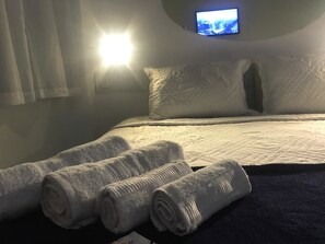 高级房 | 遮光窗帘、熨斗/熨板、折叠床/加床（额外收费）、免费 WiFi