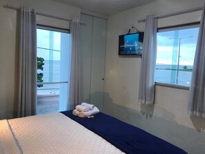高级房 | 遮光窗帘、熨斗/熨板、折叠床/加床（额外收费）、免费 WiFi