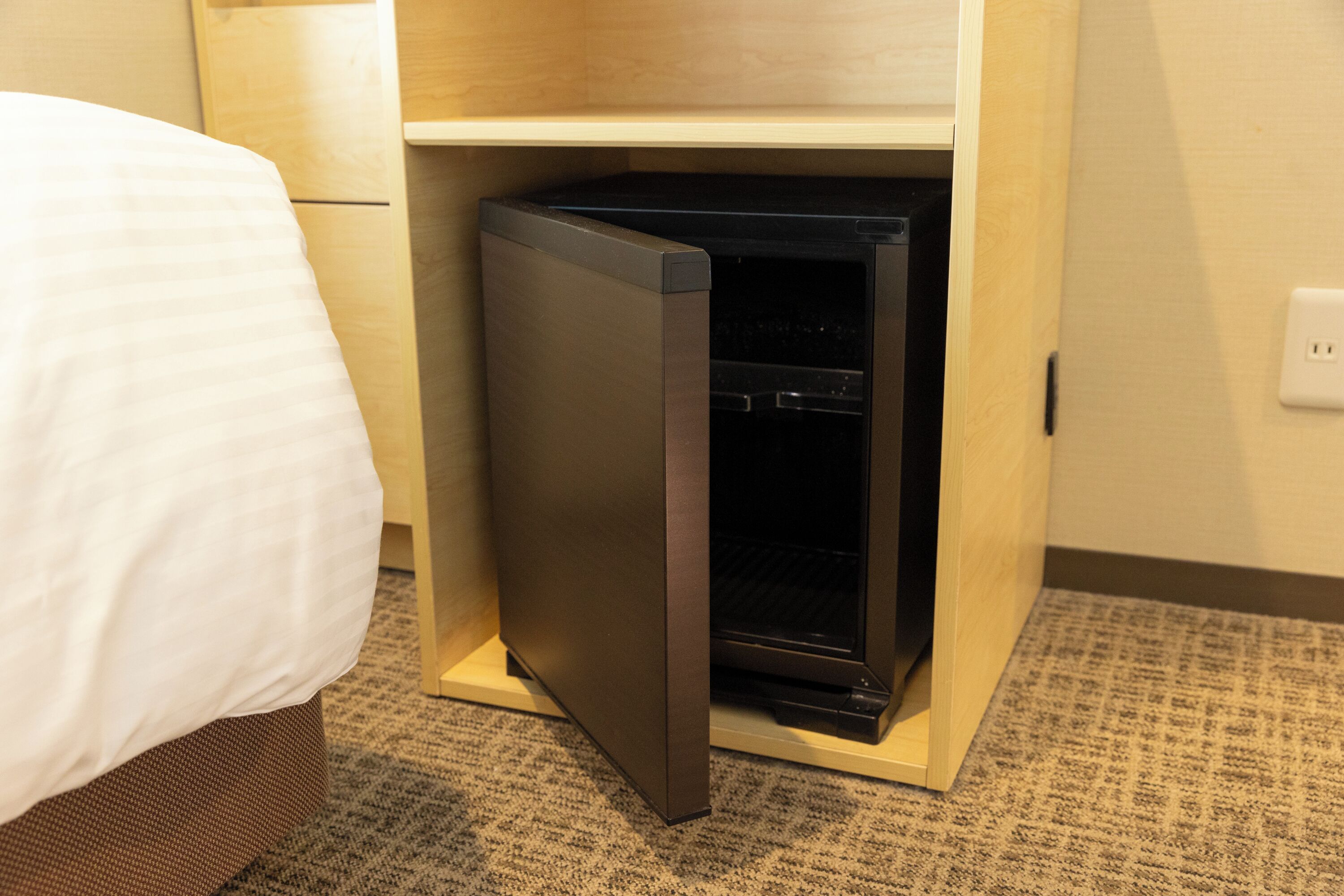 1 bedroom, desk, free wifi, bed sheets