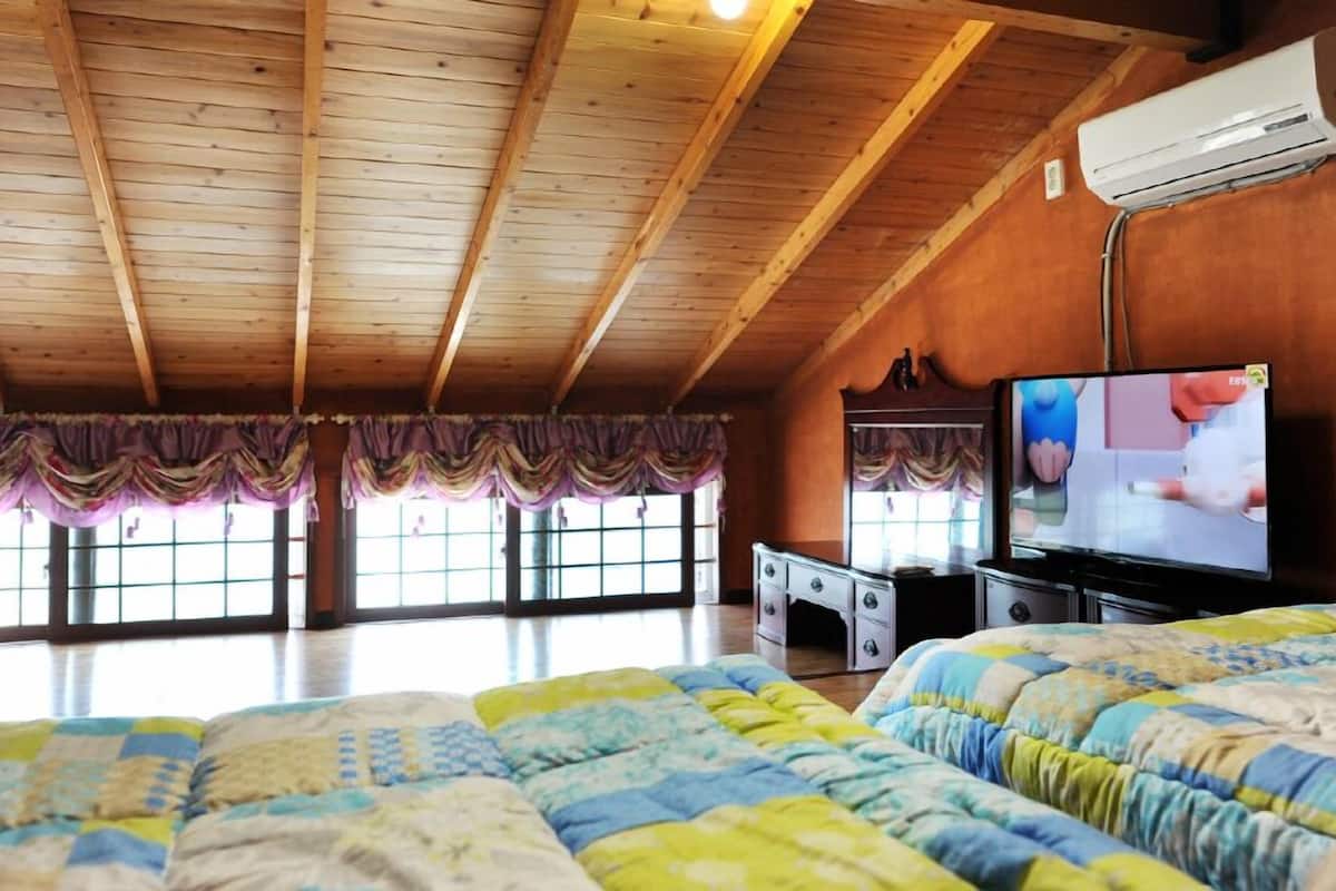 Room (B) | Free WiFi