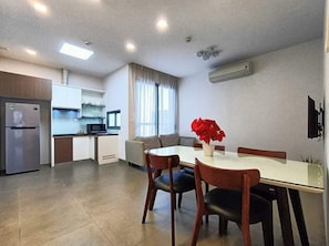 Apartment, 2 Bedrooms | Living area