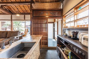 Refrigerador, microondas, placa de cocina, lavavajillas