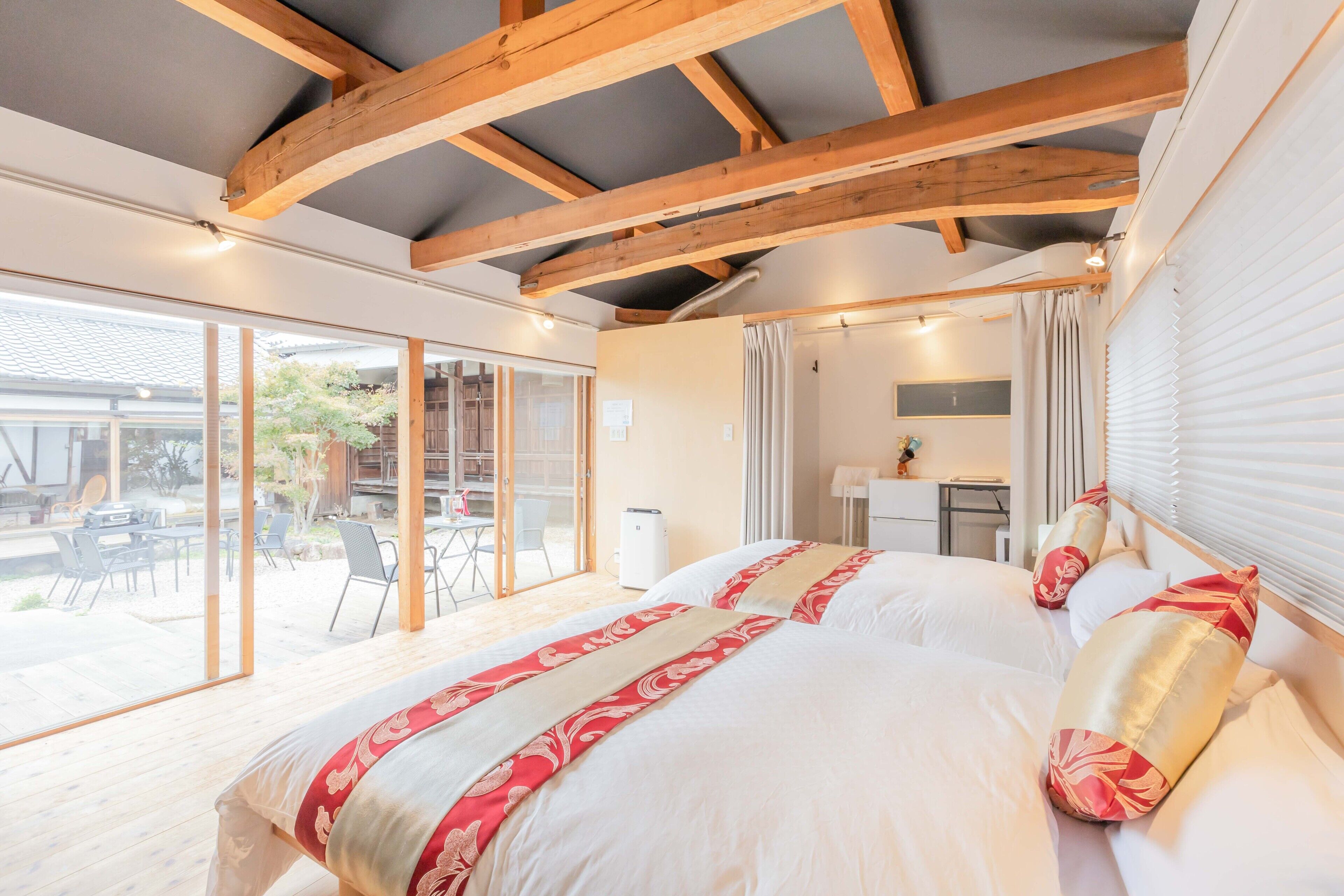 Casa | 1 habitación, decoración personalizada y muebles diferentes 