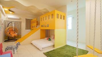 Family Suite, Balcony | 1 bedroom, individually decorated, blackout drapes, iron/ironing board