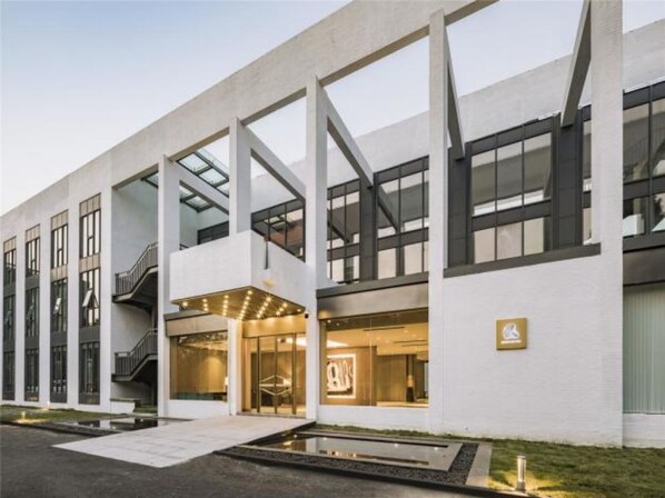 Property entrance - Xixi Shop Archipelago Apartment (Hangzhou)