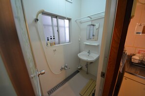 House | Bathroom shower