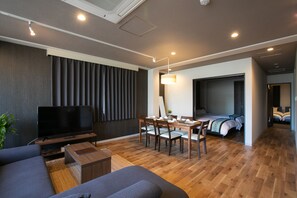 2 chambres, fer et planche à repasser, Wi-Fi, draps fournis