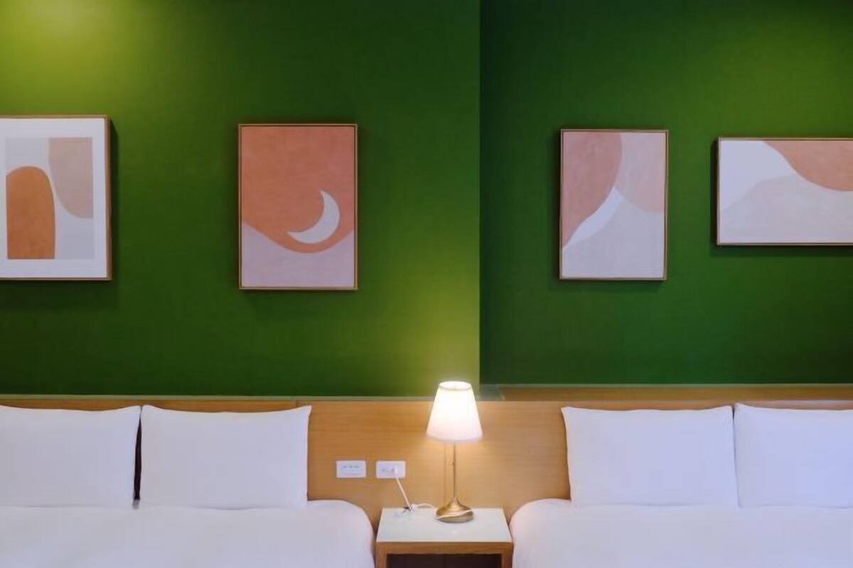 Down duvets, free WiFi