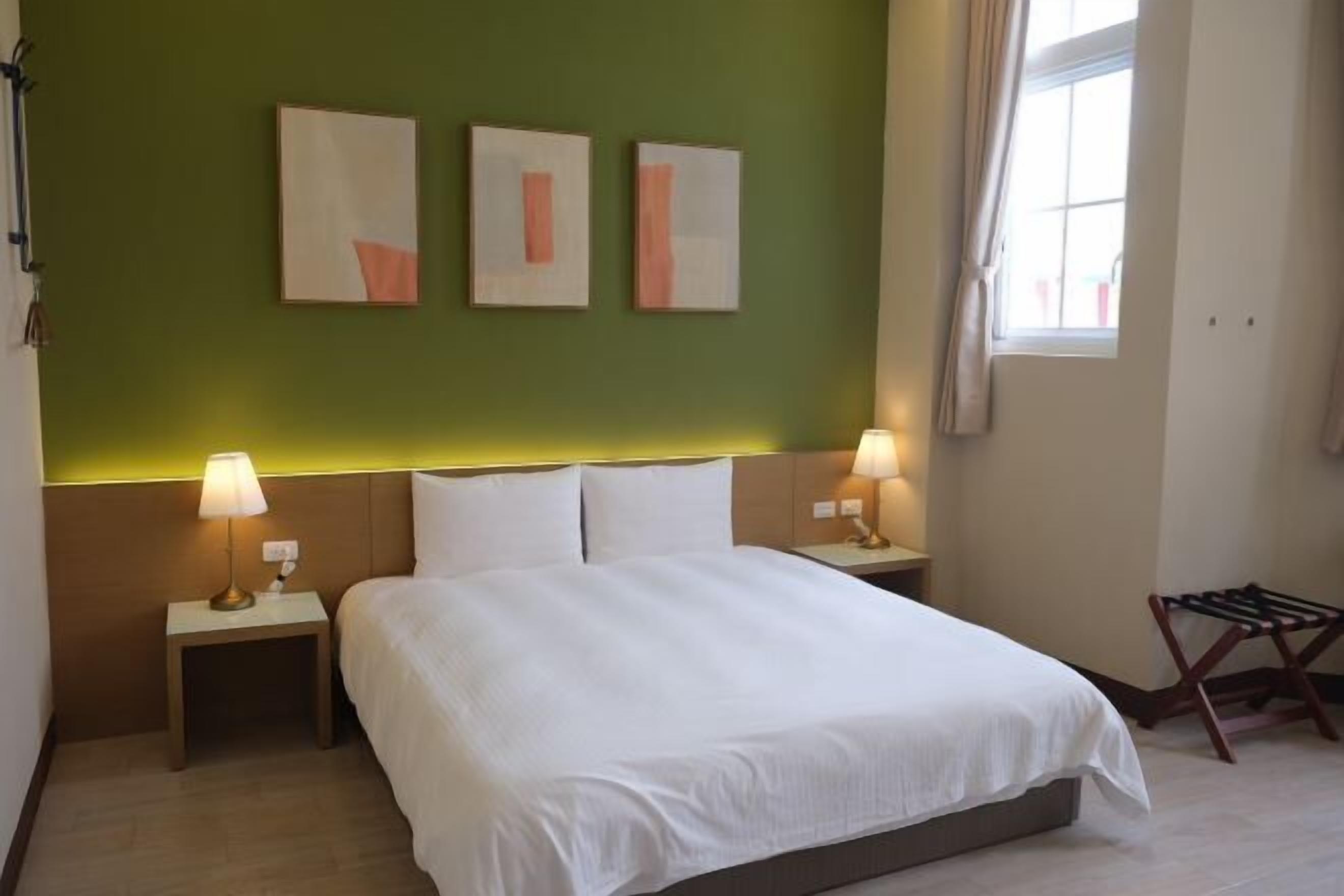 Down comforters, free WiFi