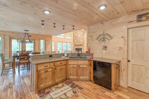 Fridge, microwave, oven, stovetop - Majestic Peace Mountainside (Cherry Log)