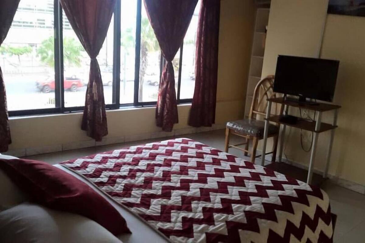 Iron/ironing board, free WiFi, bed sheets