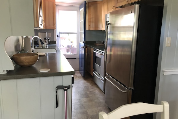 ثلاجة، ميكروويف، فرن، موقد طهي مسطح