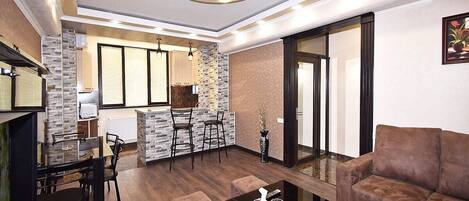 Taulutelevisio, videopelikonsoli, DVD-soitin