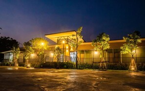 Front of property - JC Resort (Trakan Phuet Phon)