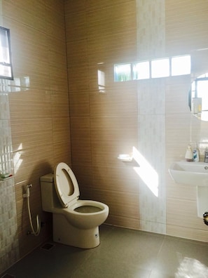 2 Bedrooms | Bathroom