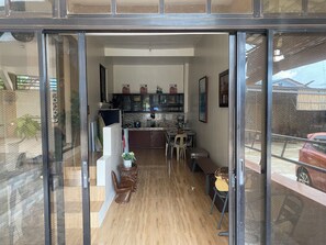 Fridge, microwave, rice cooker, cookware/dishes/utensils