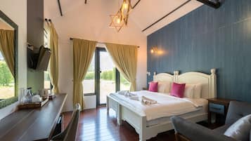 Deluxe Room | Individually decorated, desk, blackout curtains, free WiFi