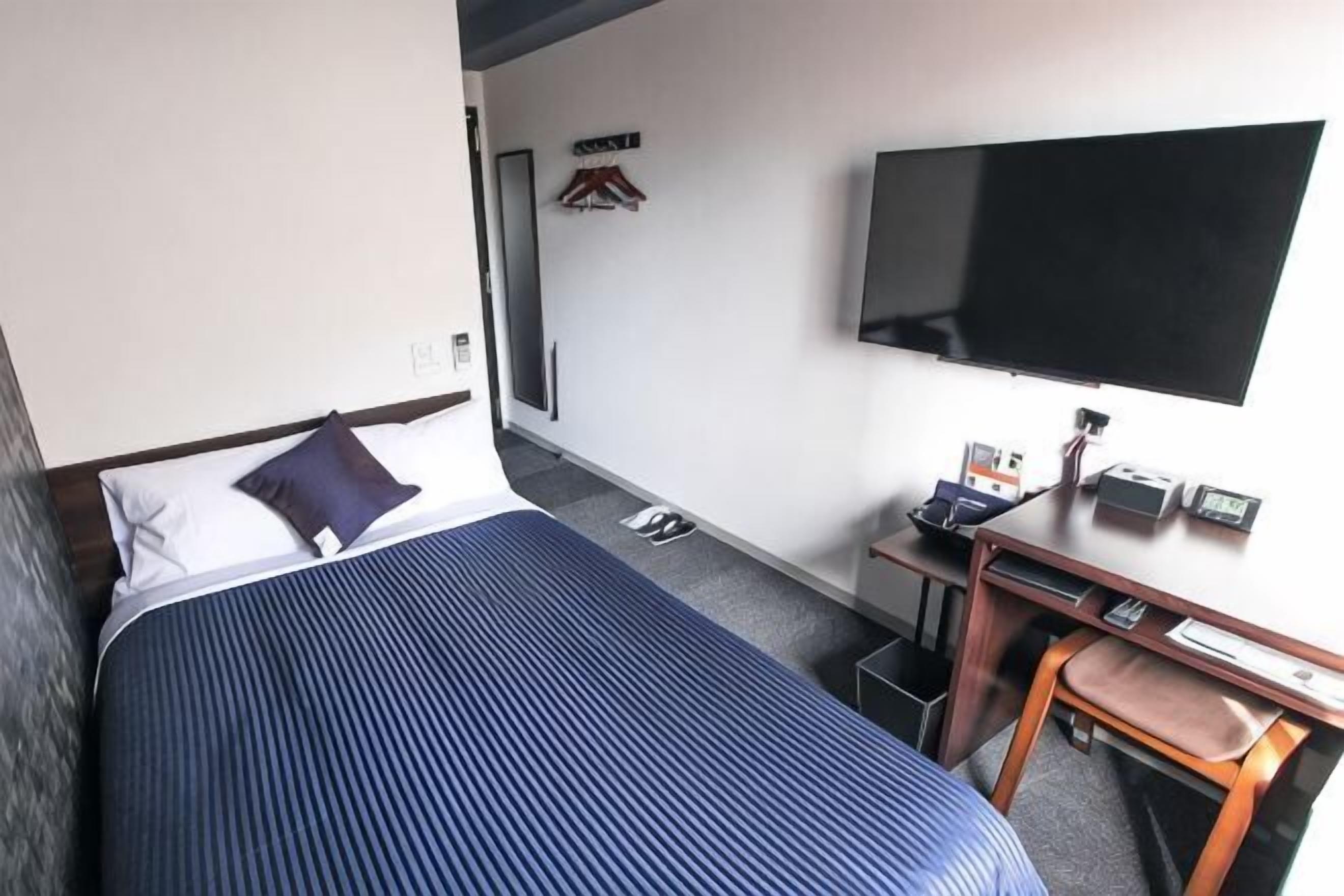 Escrivaninha, Wi-Fi de cortesia, roupa de cama