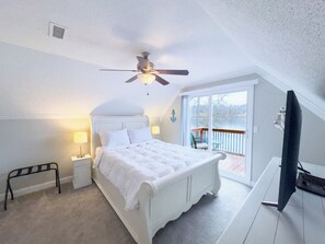 3 makuuhuonetta, silitysrauta/-lauta, ilmainen Wi-Fi, vuodevaatteet