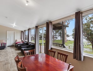 Chalet | Silitysrauta/-lauta, vuodevaatteet