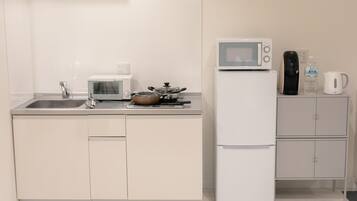 Fridge, microwave, coffee/tea maker, electric kettle