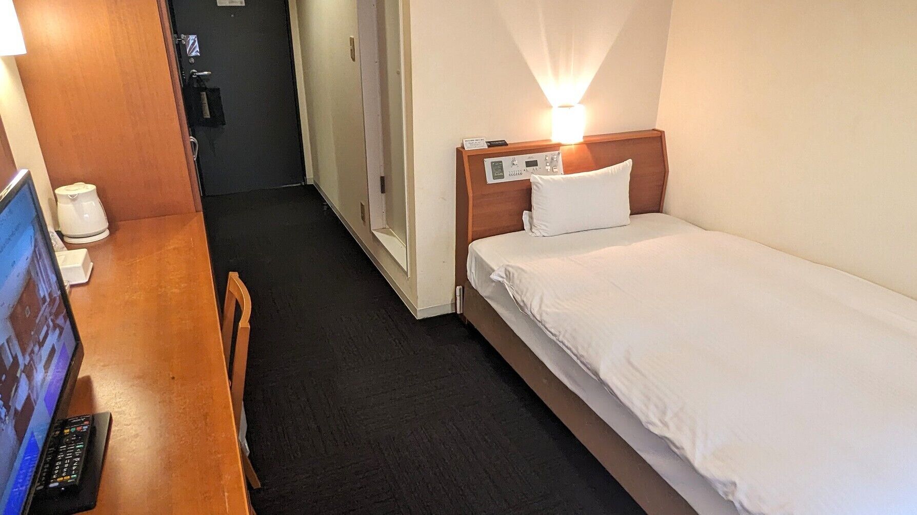 Iron/ironing board, free WiFi