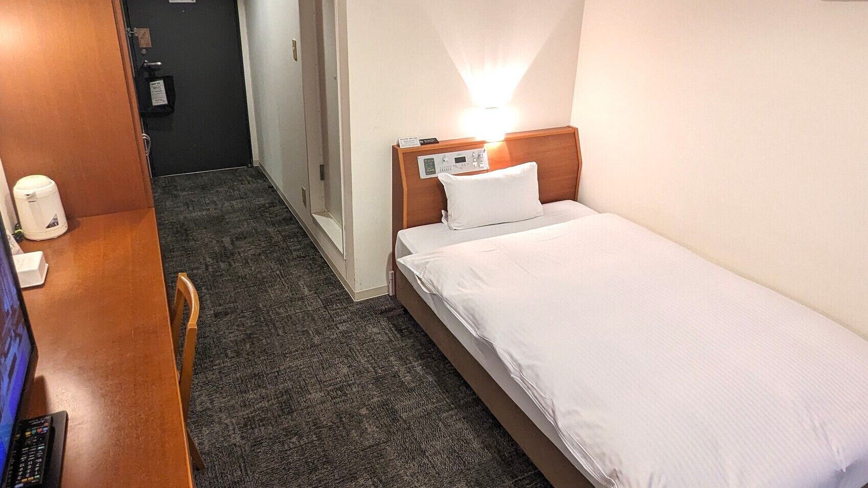 Iron/ironing board, free WiFi