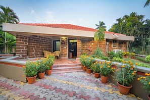 Vila Eksekutif, pemandangan kebun | 1 kamar tidur, brankas, kedap suara, dan setrika/meja setrika