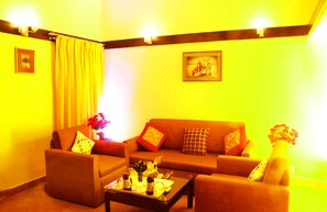 1 多间卧室、客房内保险箱、隔音、熨斗/熨板