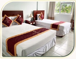 Deluxe Triple Room | 1 bedroom, minibar, desk, laptop workspace