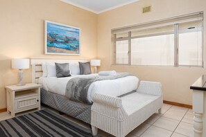 Comfort Apartment, 2 Bedrooms | 2 bedrooms, premium bedding, desk, iron/ironing board