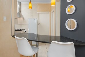 Comfort Apartment, 2 Bedrooms | In-room dining - Rhodora 36 (Cape Town)