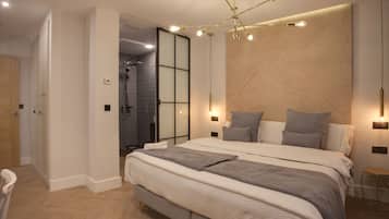 Deluxe-Doppelzimmer | Daunenbettdecken, Schreibtisch, laptopgeeigneter Arbeitsplatz