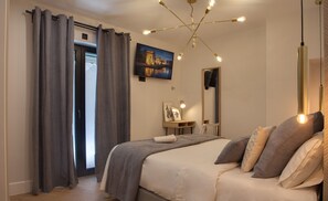 Habitació estàndard | Cobrellits, escriptori i espai de treball apte per a portàtils 