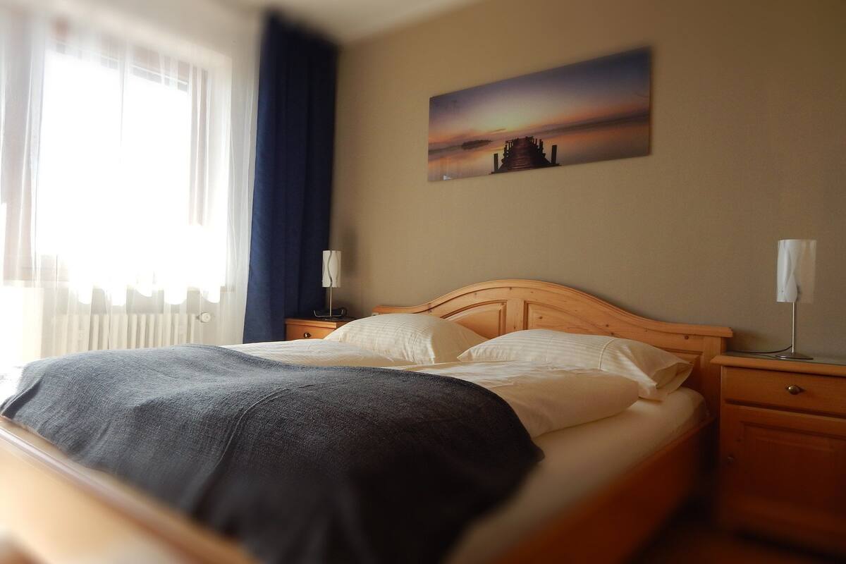 Camera doppia, vista montagna | 1 camera, una scrivania, Wi-Fi gratuito