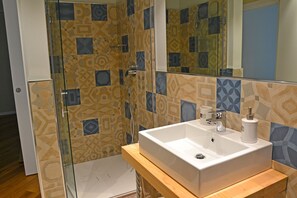 Standard Apartment, 1 Bedroom, Balcony | Bathroom - Residenza Diana (Toscolano Maderno)