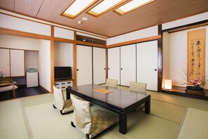 Japanese Style Room for 6 People, Smoking, Main Building