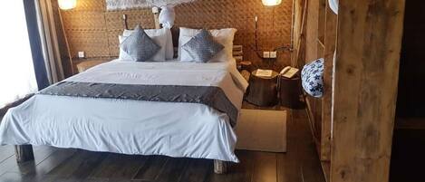 奢华客房 | 特色装修、特色家居、办公桌、笔记本电脑工作区