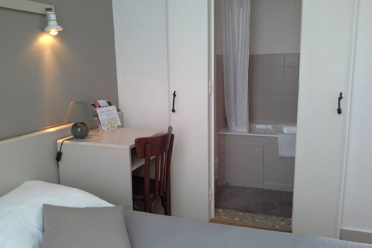 Double Room | Bathroom